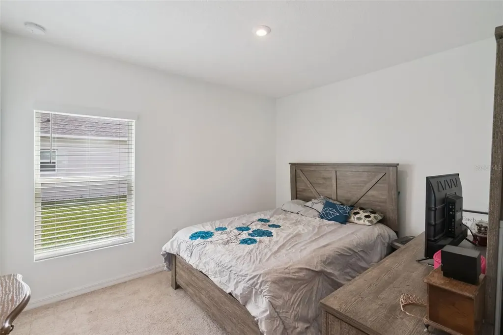 392 Citrine Loop Kissimmee FL 34758