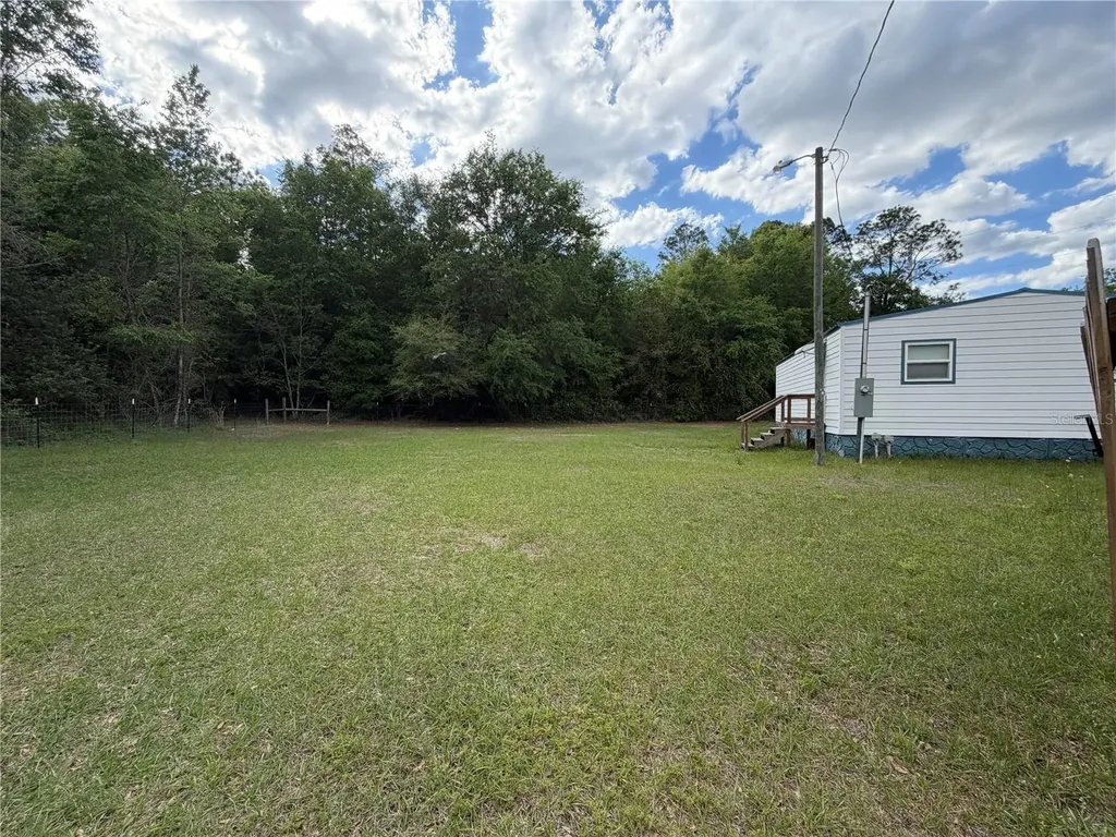 683 N Court Street Bronson FL 32621