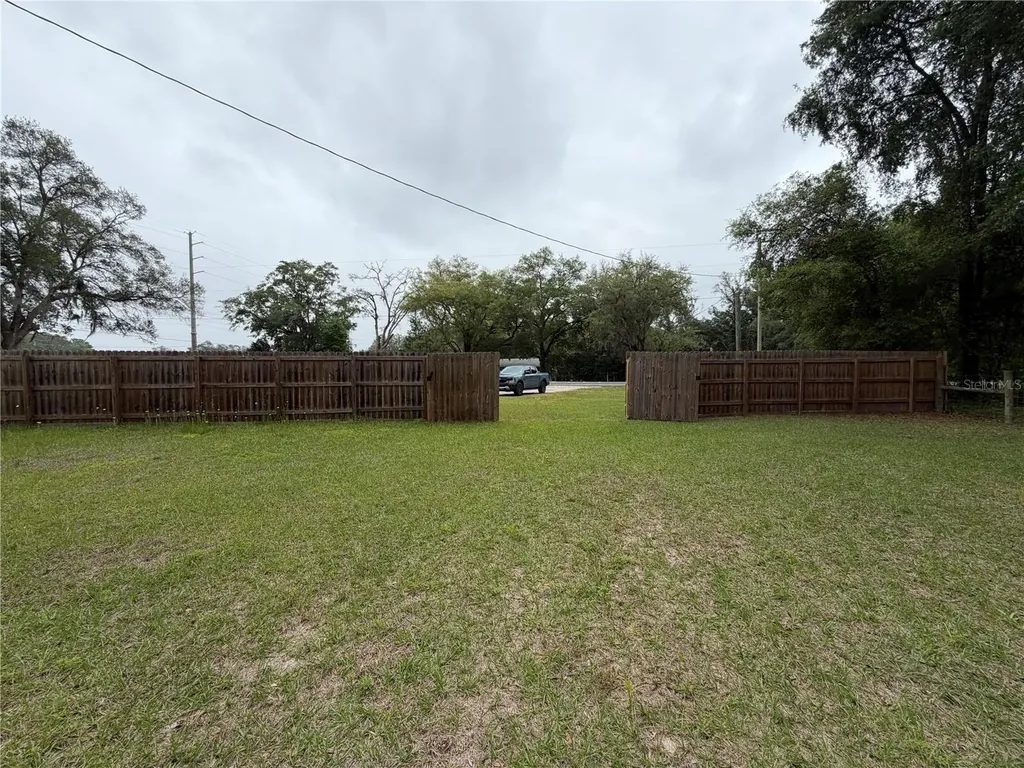 683 N Court Street Bronson FL 32621