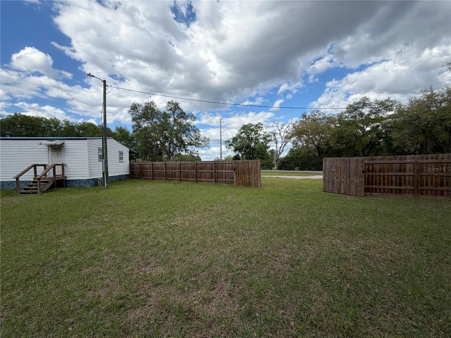 683 N Court Street Bronson FL 32621