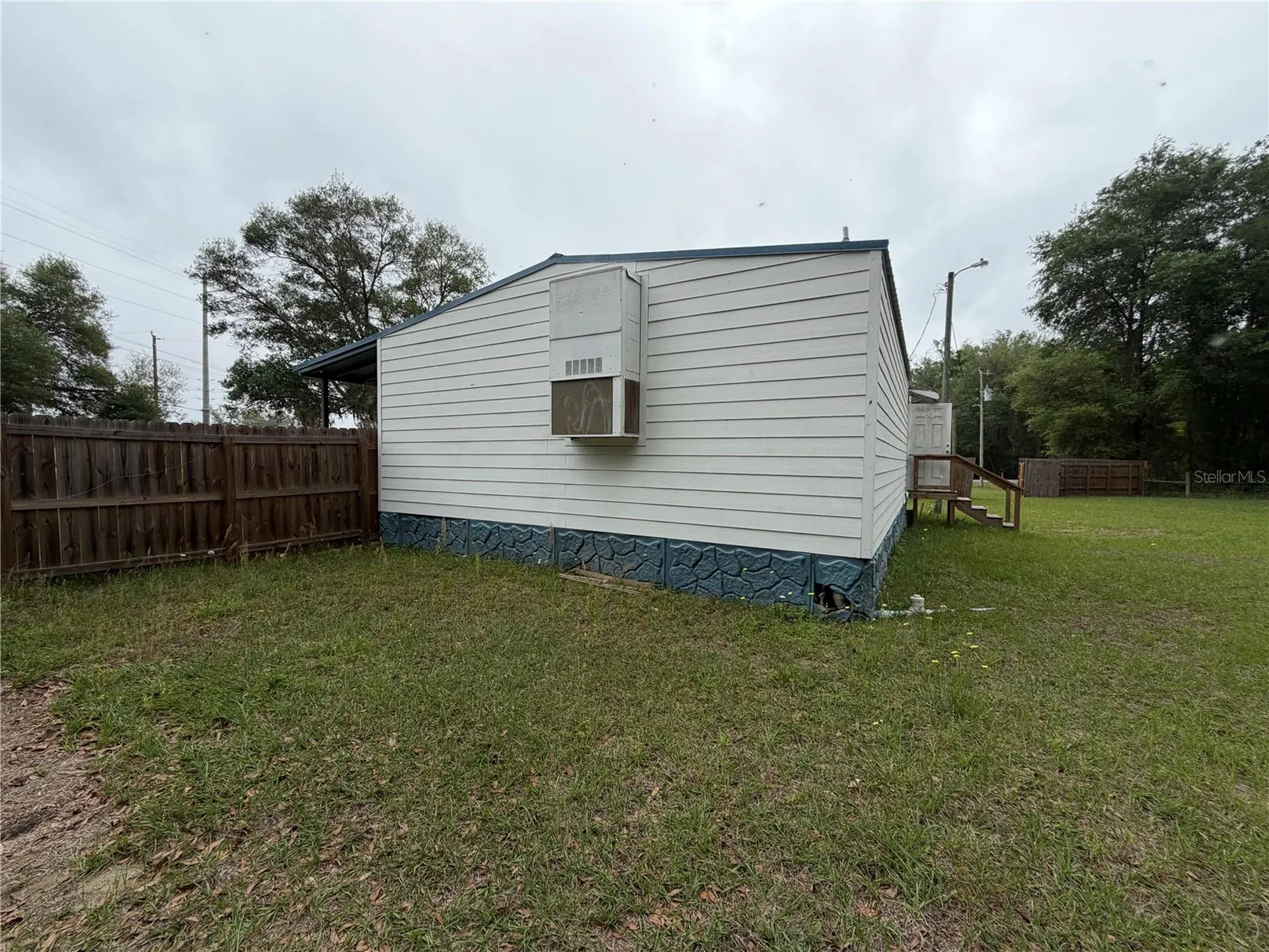 683 N Court Street Bronson FL 32621