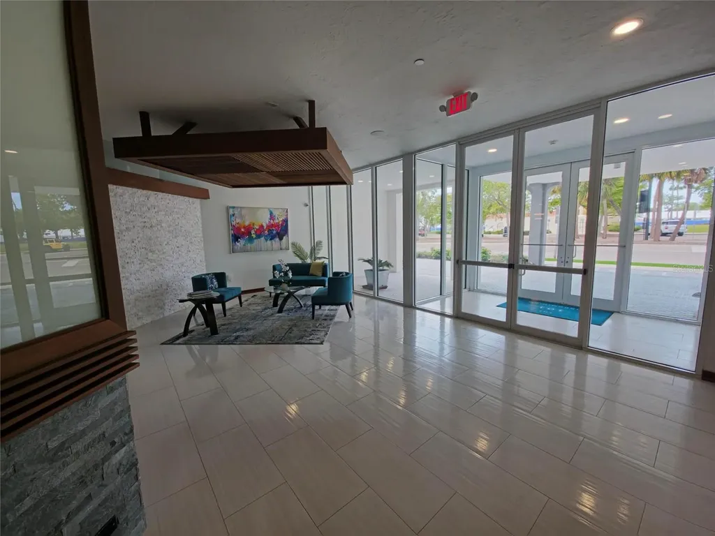 101 S Gulfstream Avenue Sarasota FL 34236