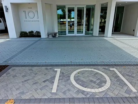 101 S Gulfstream Avenue Sarasota FL 34236