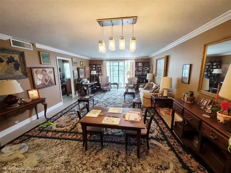101 S Gulfstream Avenue Sarasota FL 34236