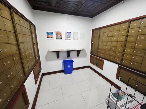 101 S Gulfstream Avenue Sarasota FL 34236