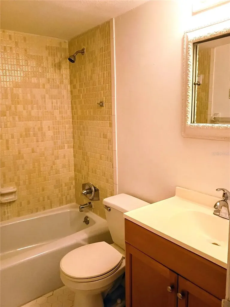333 Lake Howard Drive NW Winter Haven FL 33880