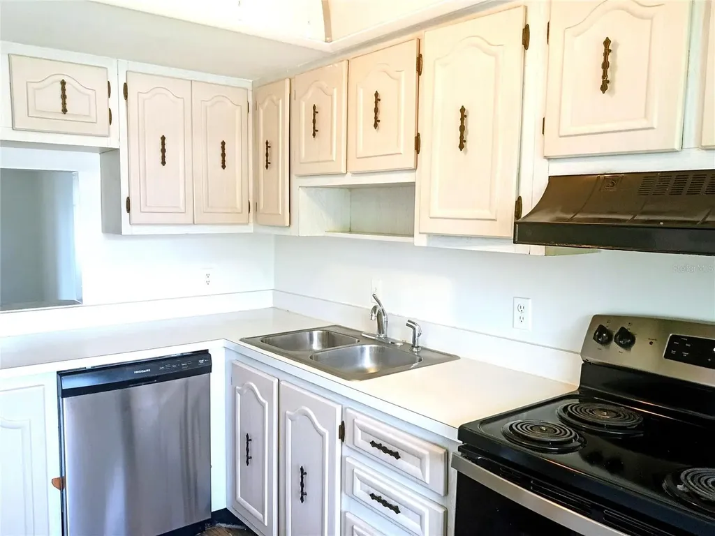 333 Lake Howard Drive NW Winter Haven FL 33880