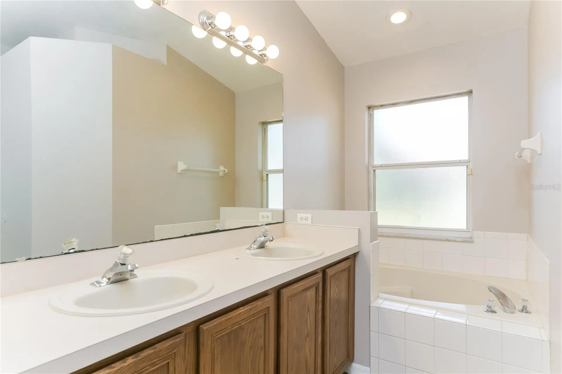 6711 King Rail Court Orlando FL 32810
