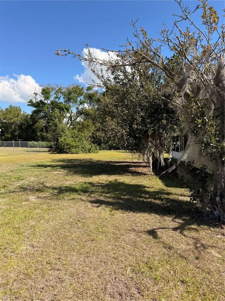 11411 Huggins Street Leesburg FL 34788