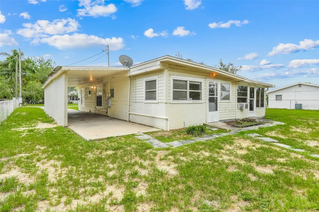 11411 Huggins Street Leesburg FL 34788