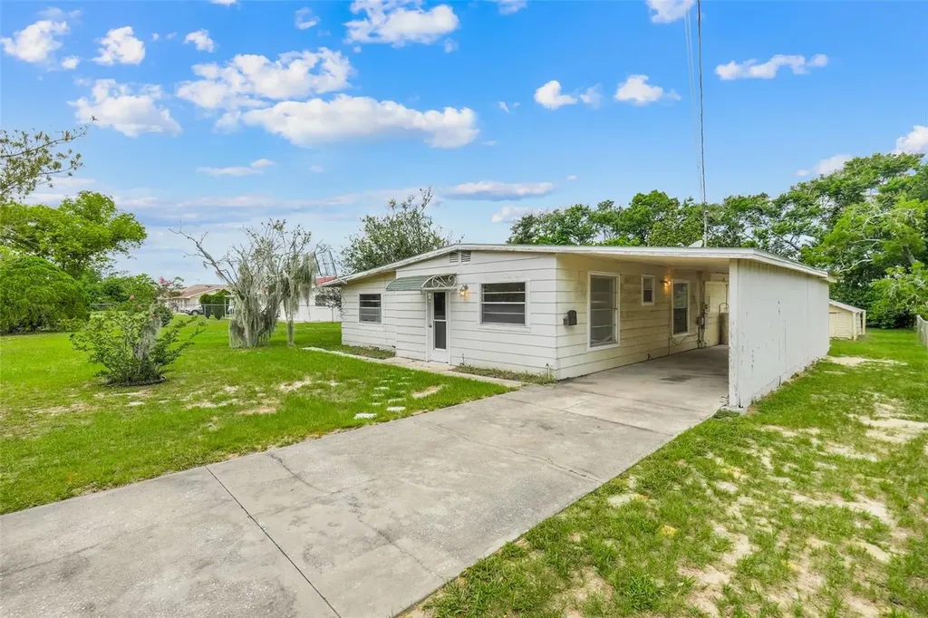 11411 Huggins Street Leesburg FL 34788