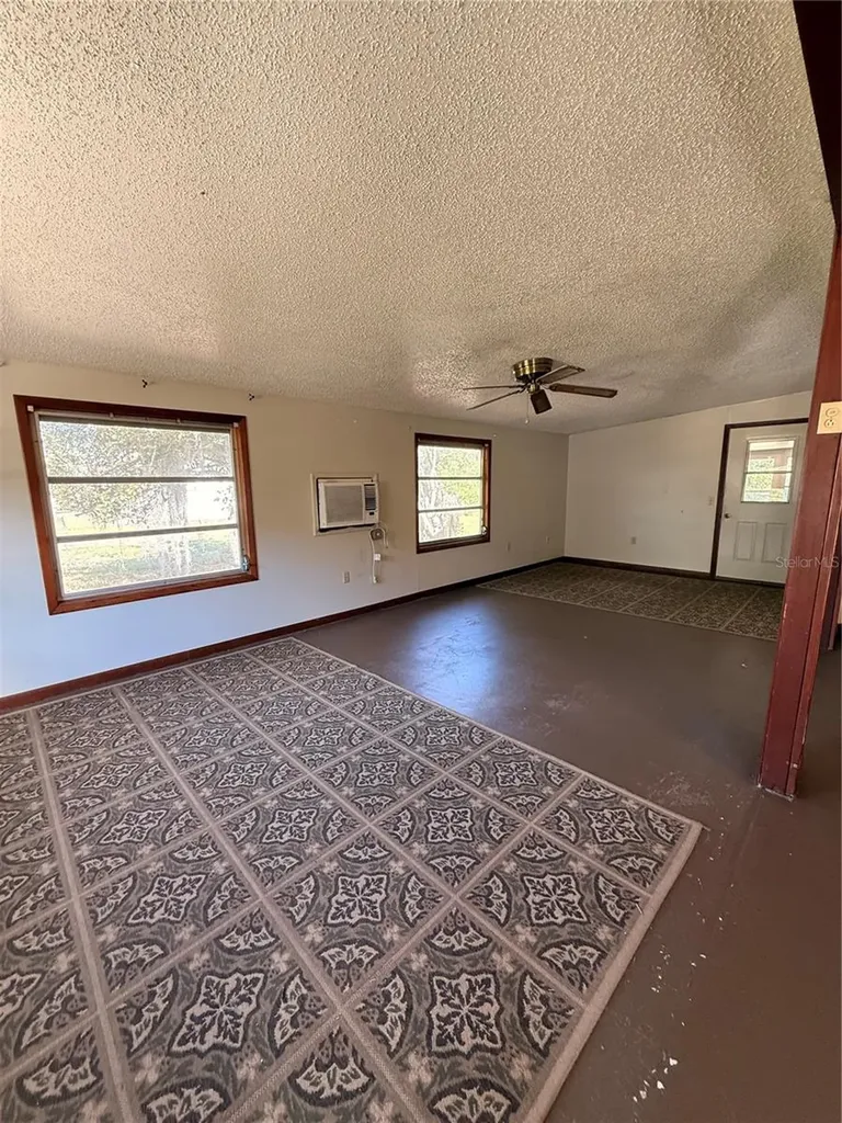 11411 Huggins Street Leesburg FL 34788