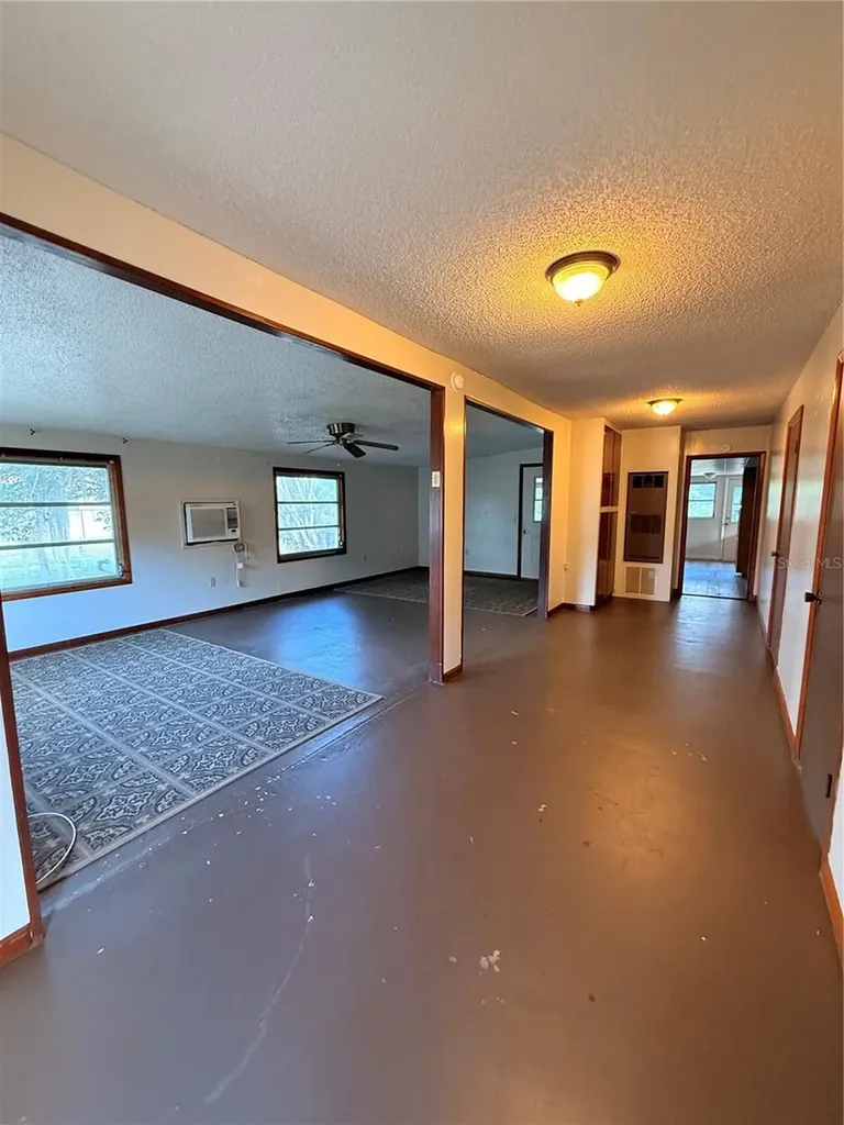11411 Huggins Street Leesburg FL 34788