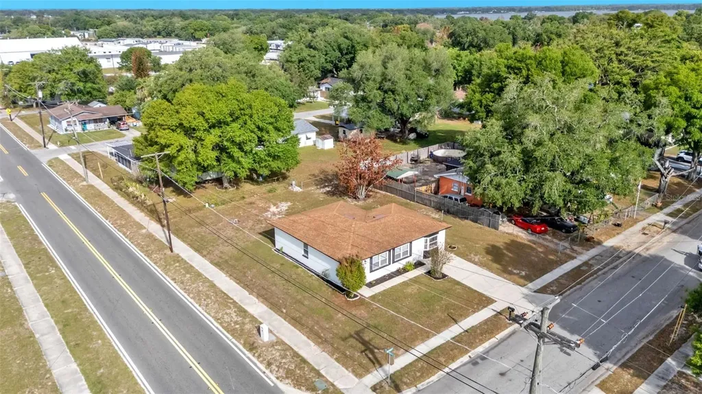 230 Palm Avenue Auburndale FL 33823