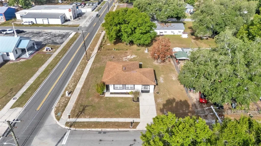 230 Palm Avenue Auburndale FL 33823