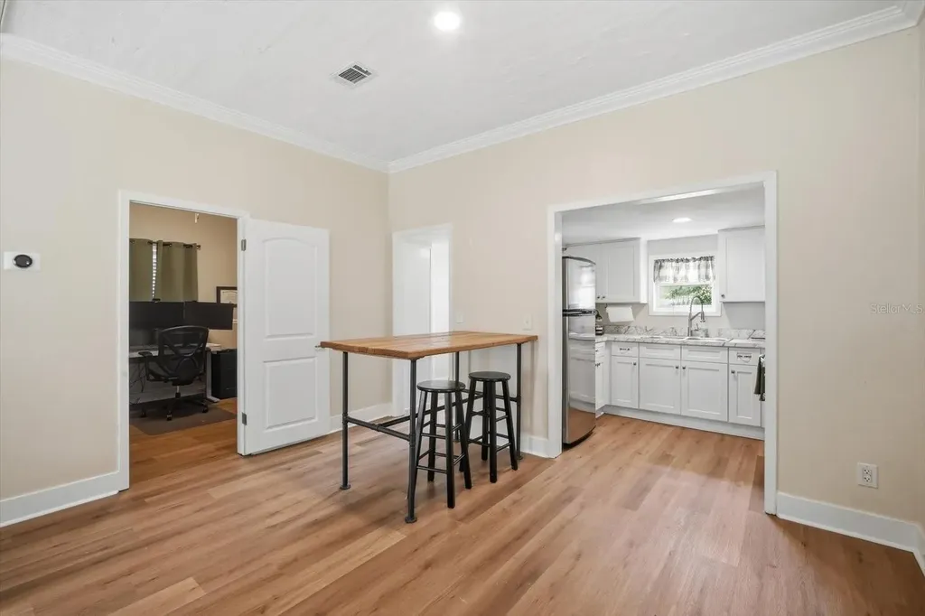 708 E Drew Street Plant City FL 33563