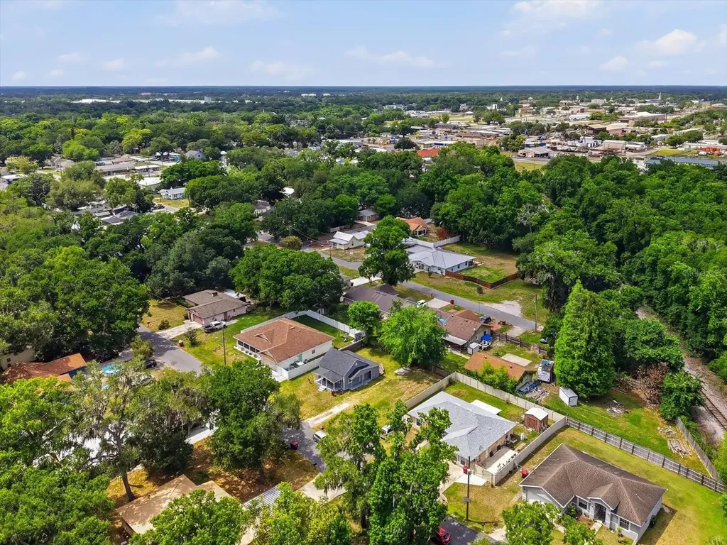 708 E Drew Street Plant City FL 33563