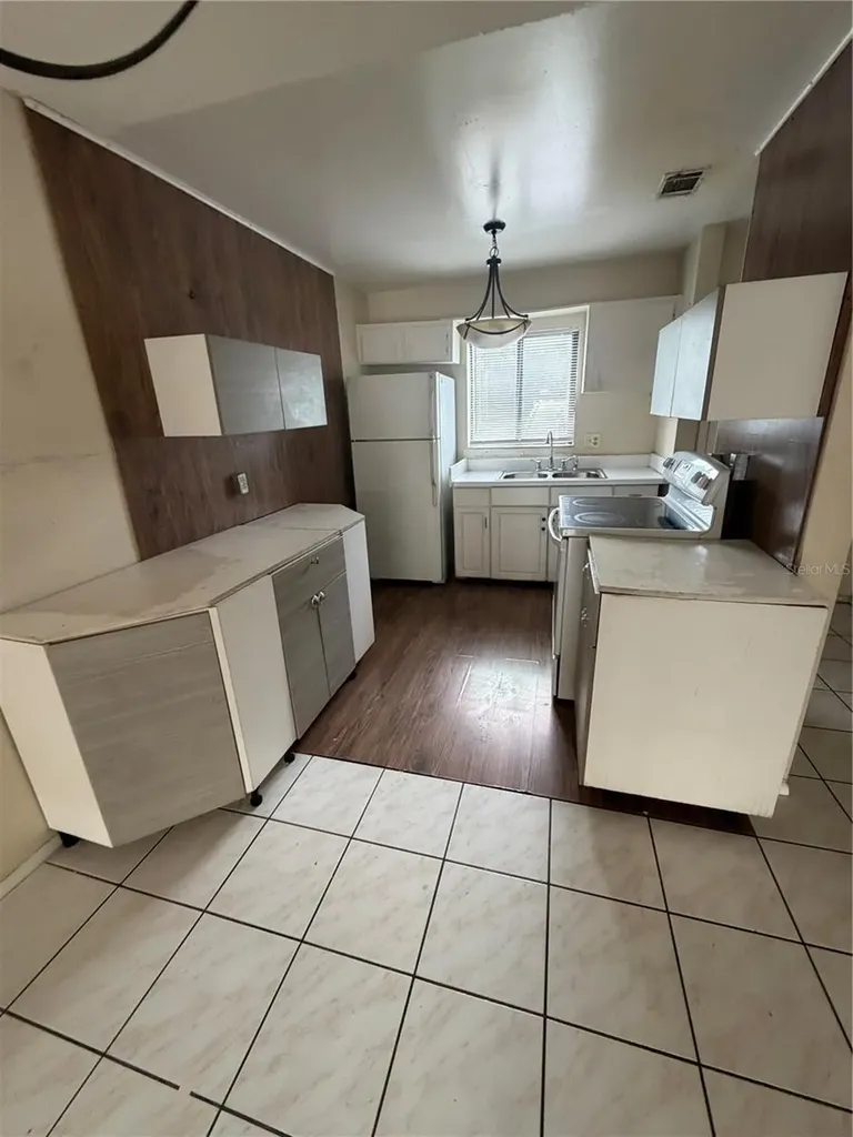 5861 Curry Ford Road Orlando FL 32822