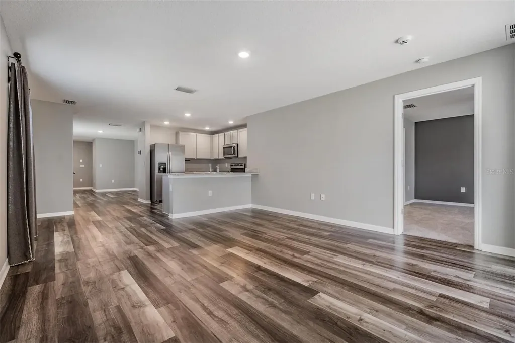38400 Sonnet Landing Avenue Zephyrhills FL 33540