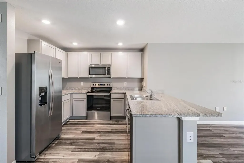 38400 Sonnet Landing Avenue Zephyrhills FL 33540