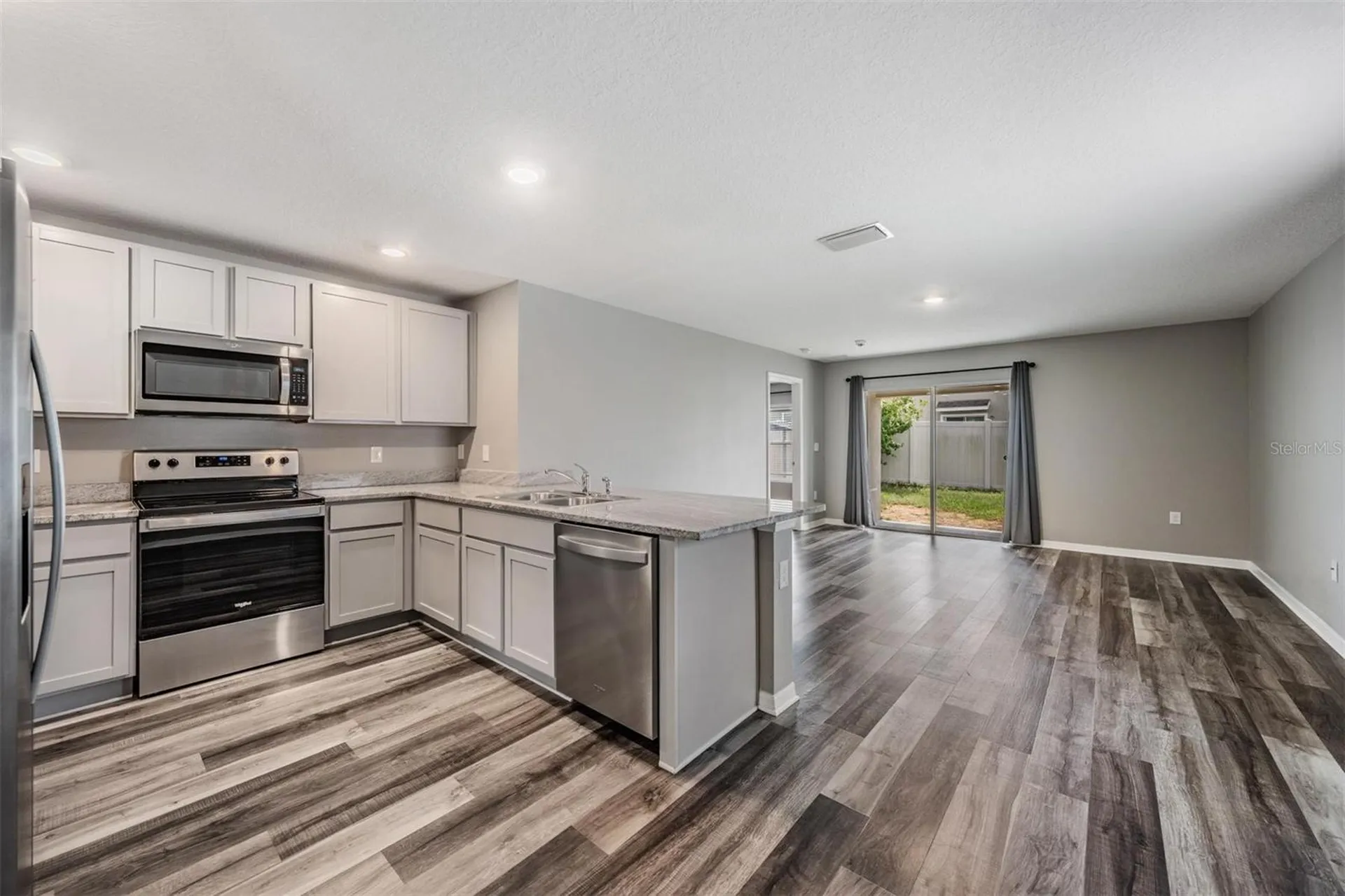 38400 Sonnet Landing Avenue Zephyrhills FL 33540