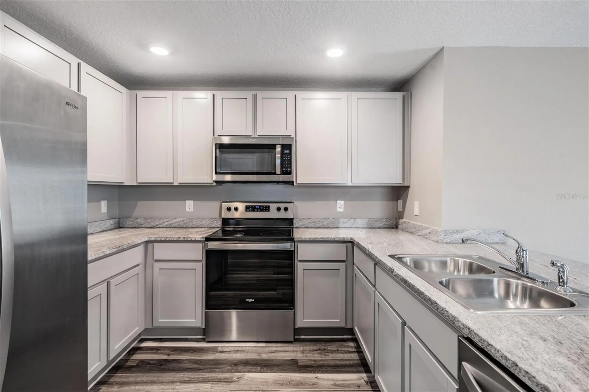 38400 Sonnet Landing Avenue Zephyrhills FL 33540