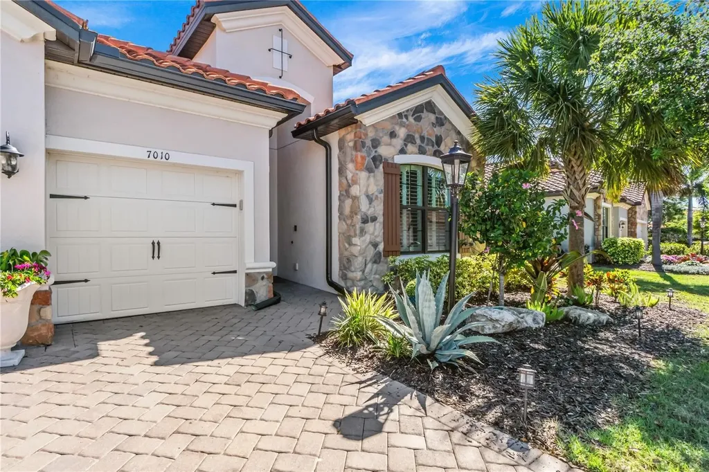 7010 Whittlebury Trail Bradenton FL 34202