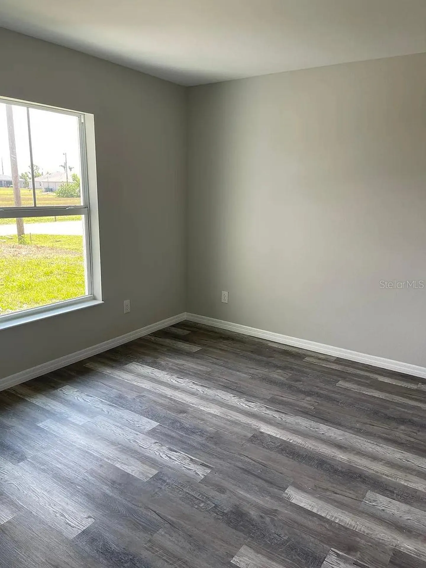 202 NW 25th Place Cape Coral FL 33993