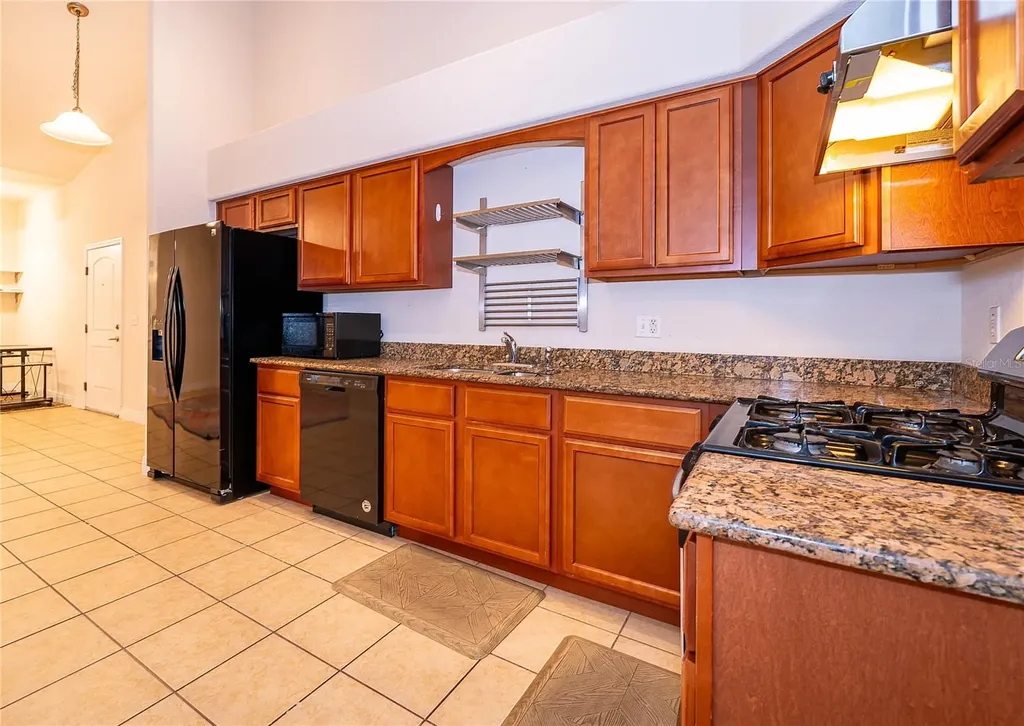 1075 David Walker Drive Tavares FL 32778