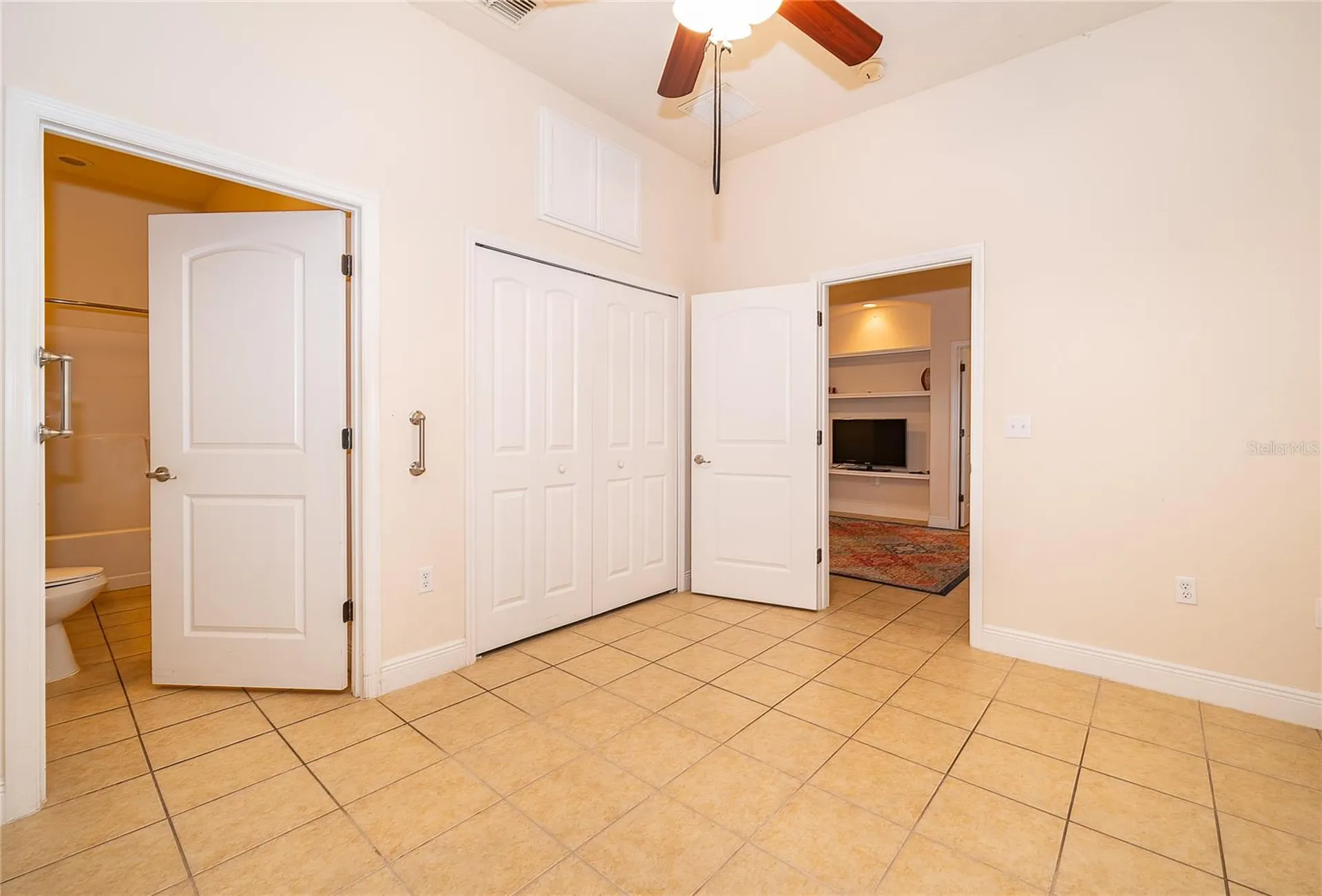 1075 David Walker Drive Tavares FL 32778