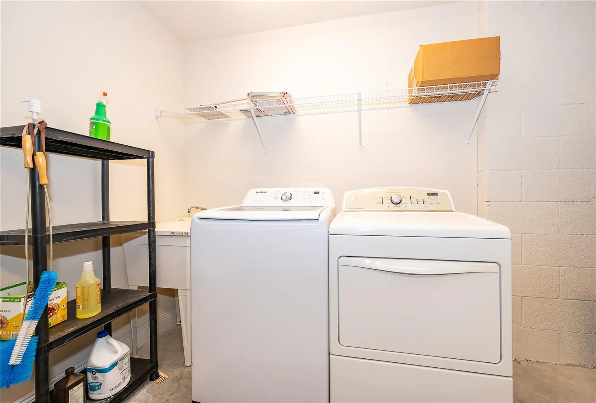 1075 David Walker Drive Tavares FL 32778