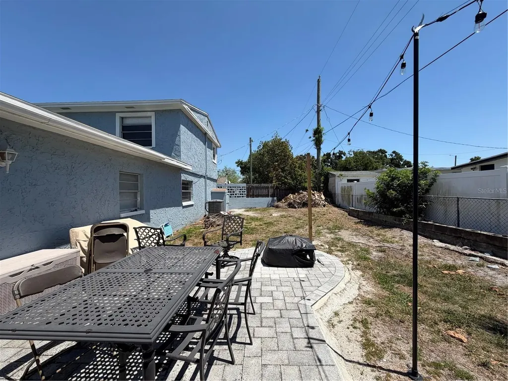 2926 W Saint John Street Tampa FL 33607