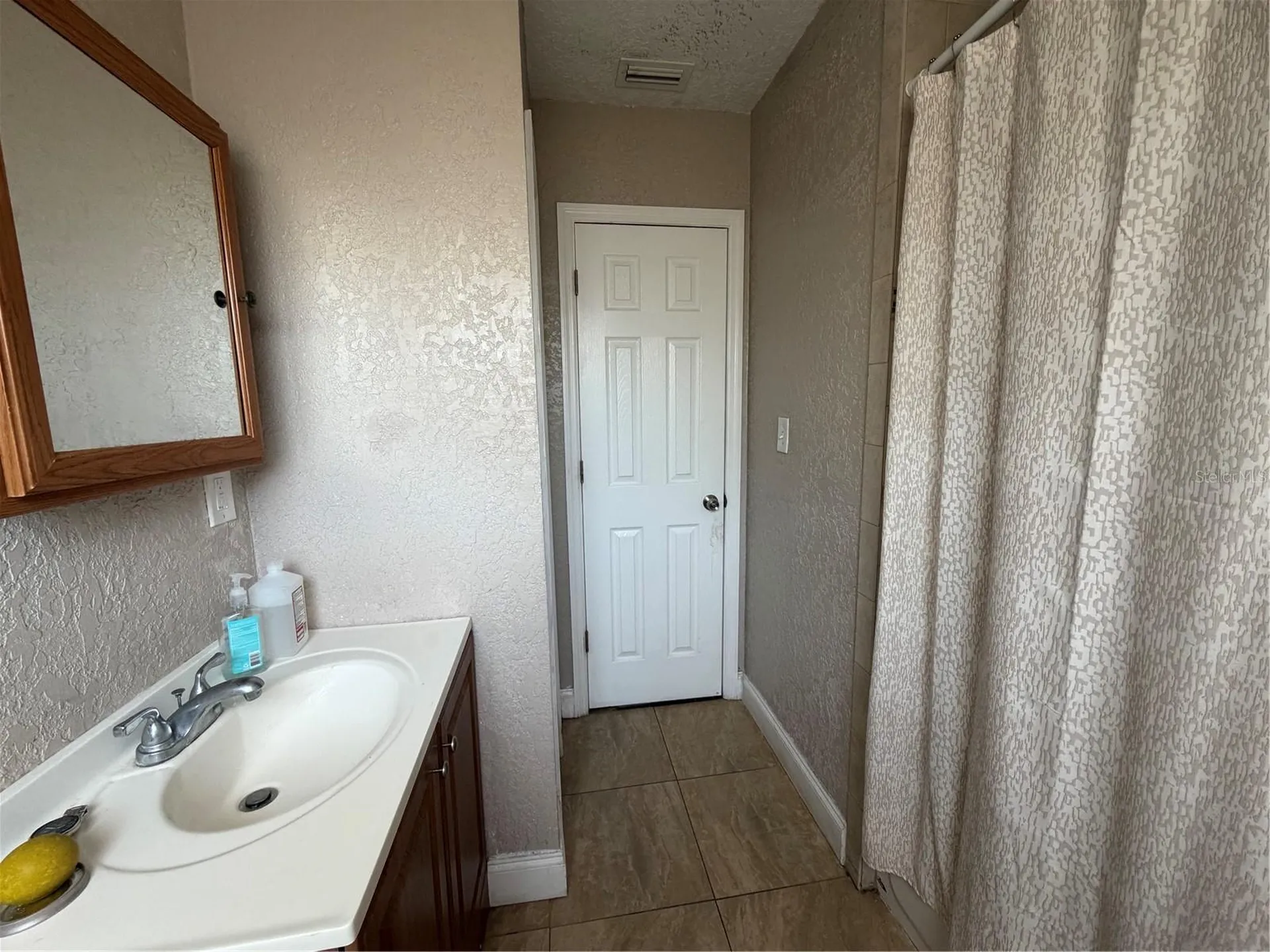2926 W Saint John Street Tampa FL 33607