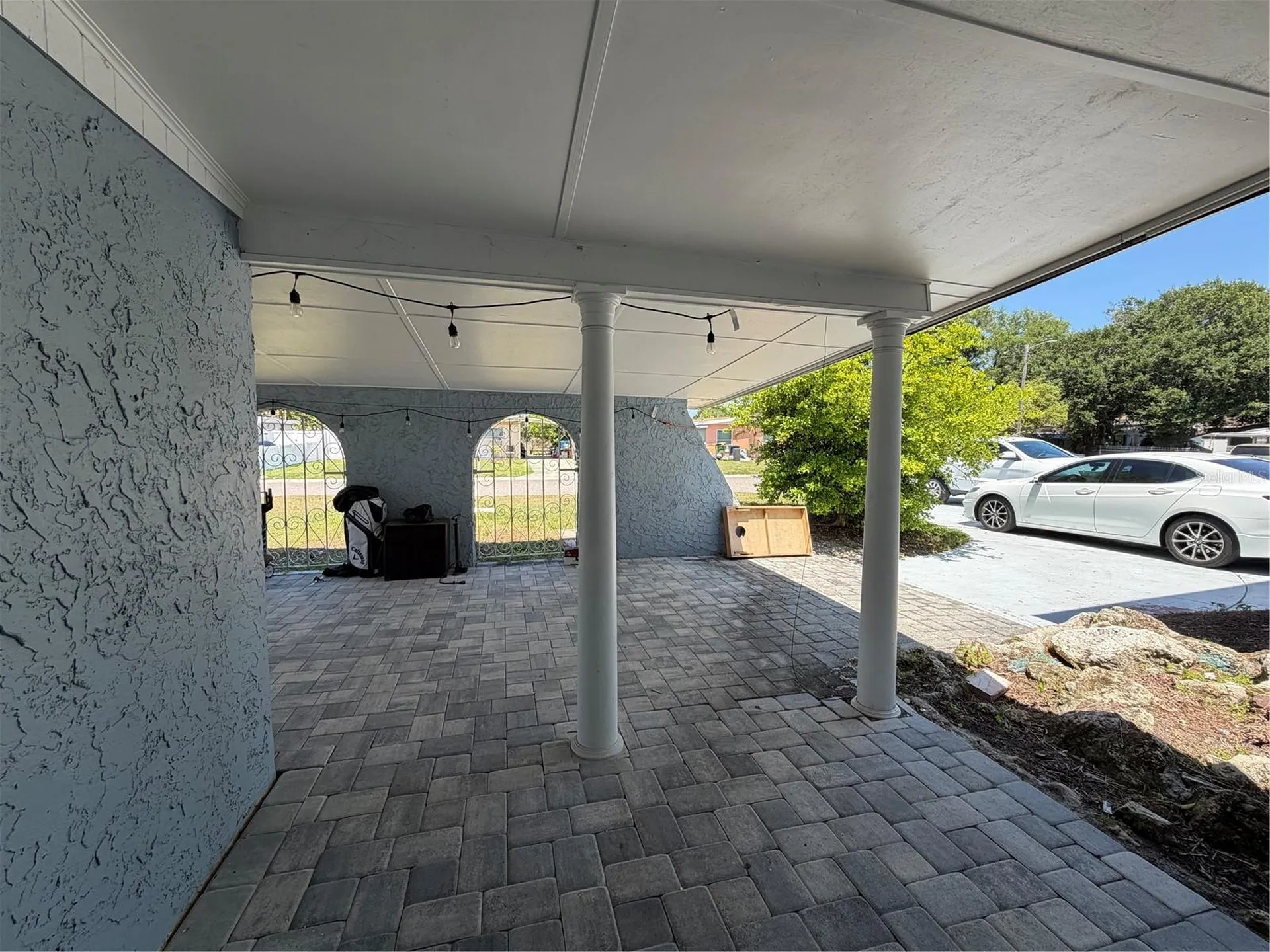 2926 W Saint John Street Tampa FL 33607