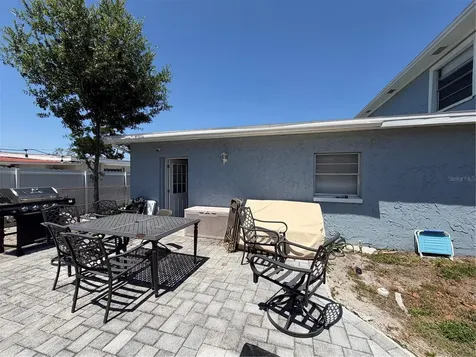 2926 W Saint John Street Tampa FL 33607