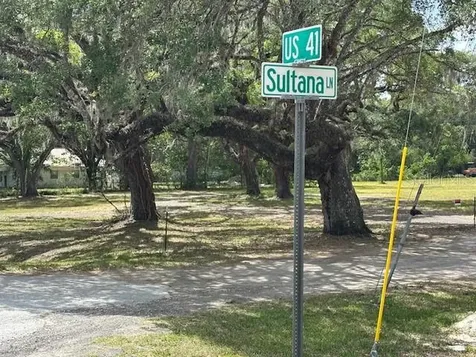 16567 Us Highway 41 Spring Hill FL 34610