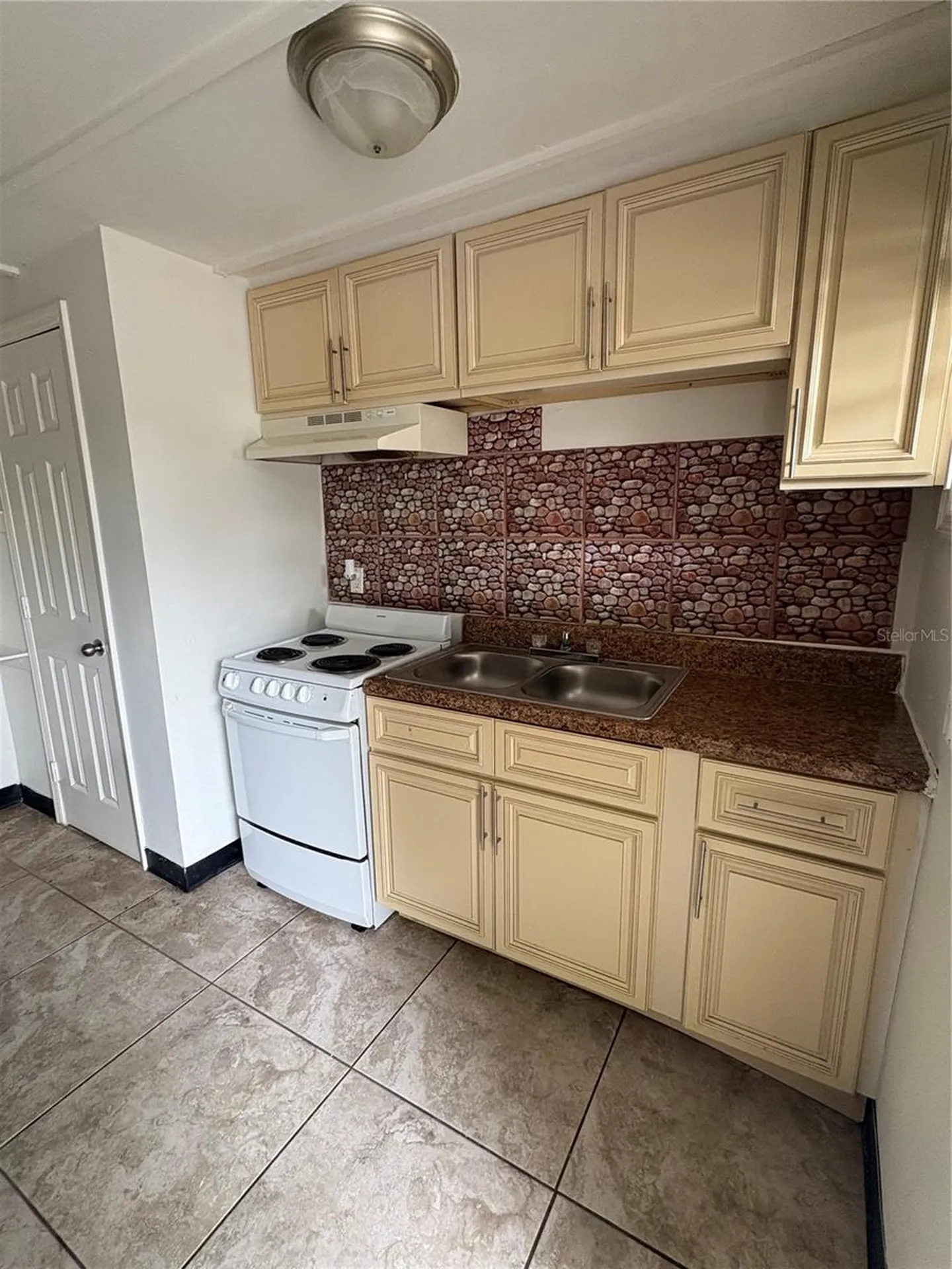 14846 17th Street Dade City FL 33523
