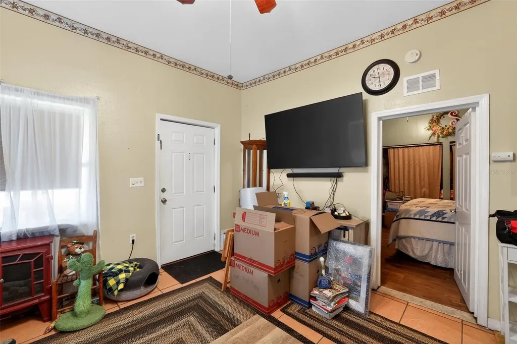 702 NW 3rd Street Mulberry FL 33860