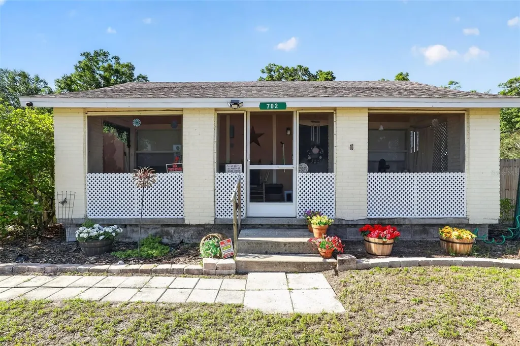 702 NW 3rd Street Mulberry FL 33860