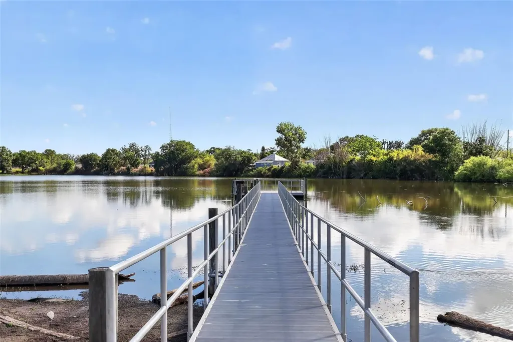 702 NW 3rd Street Mulberry FL 33860