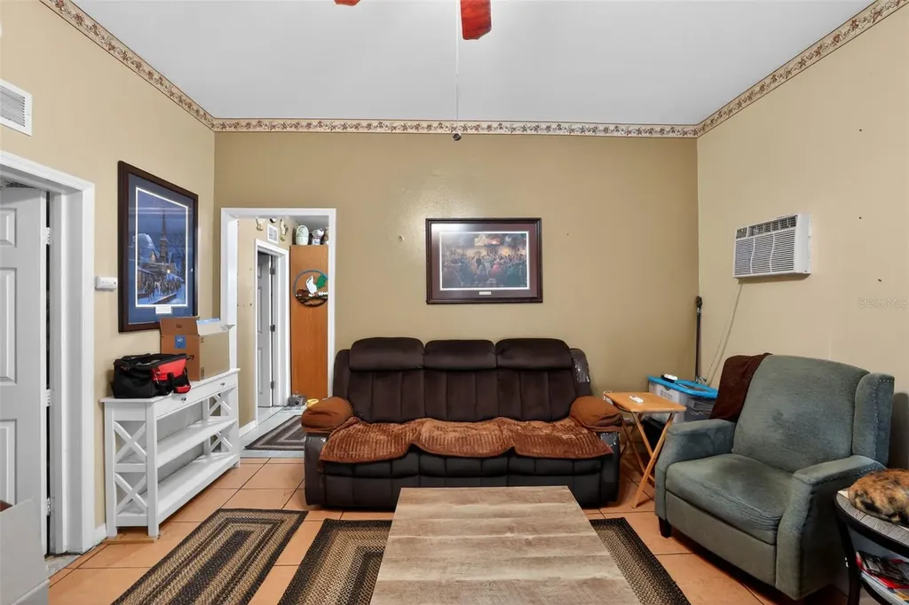 702 NW 3rd Street Mulberry FL 33860