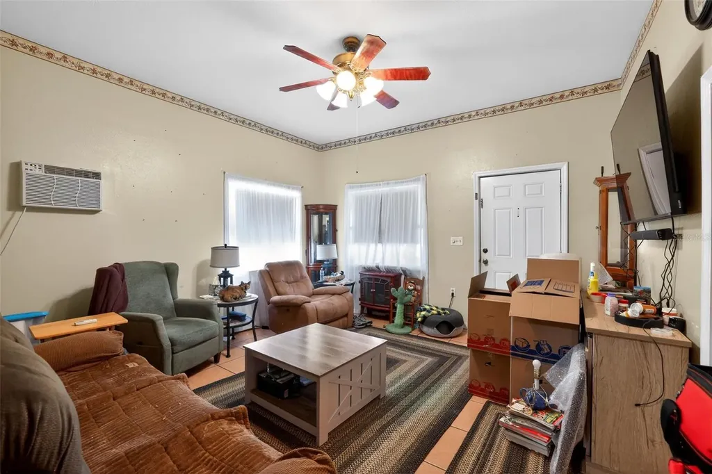 702 NW 3rd Street Mulberry FL 33860