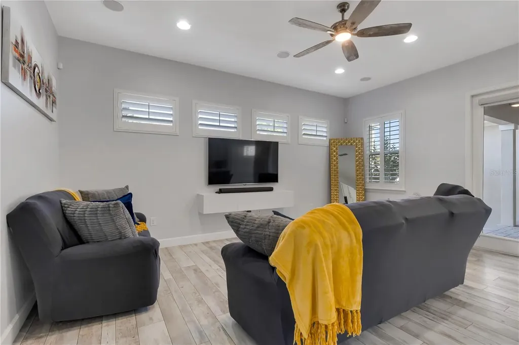 8427 Reymont Street Orlando FL 32827