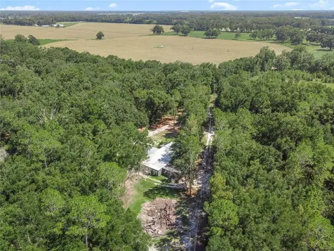 3749 V SW 22nd Place Bell FL 32619