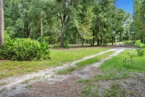 3749 V SW 22nd Place Bell FL 32619