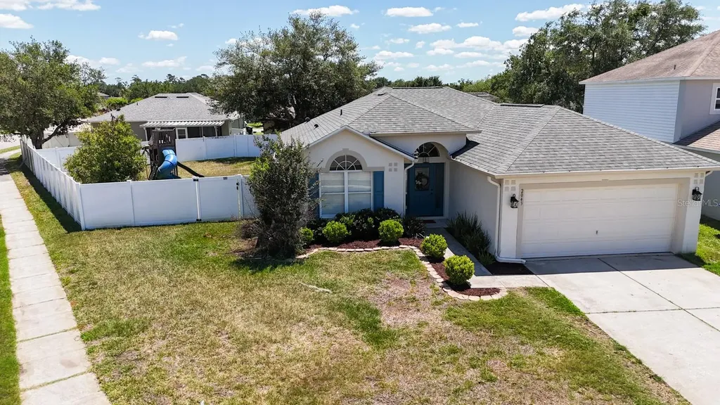 2043 Corner Tree Court Orlando FL 32820