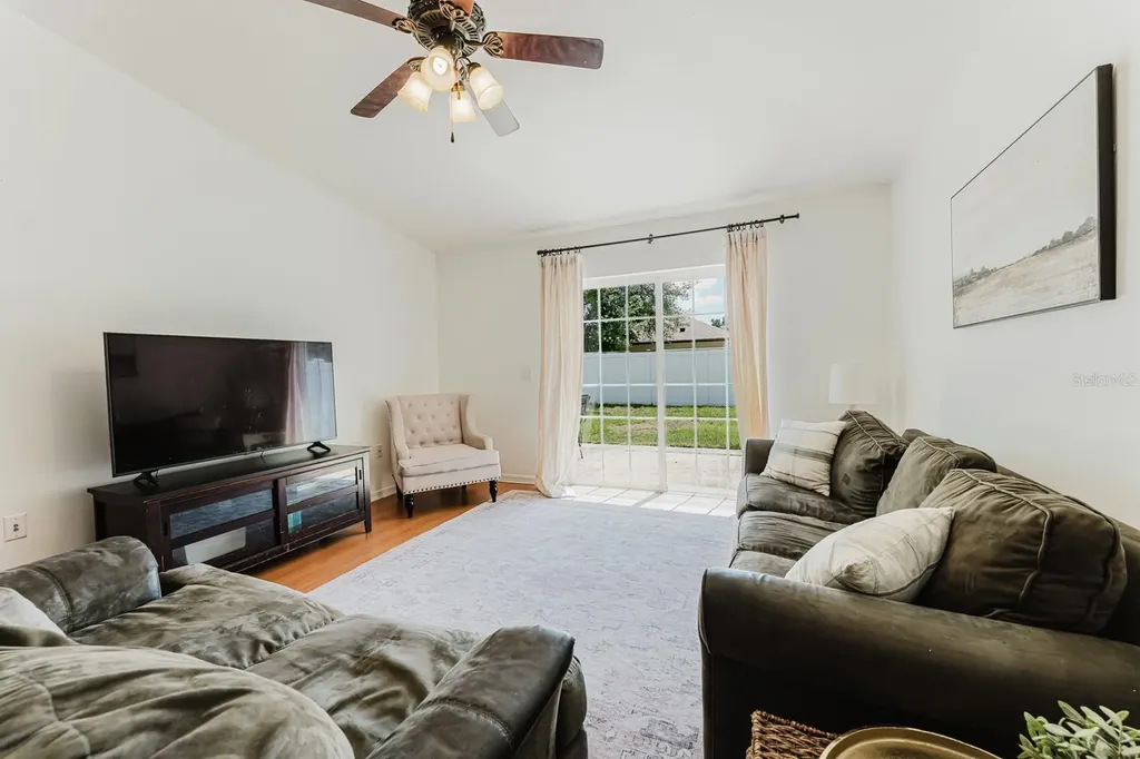 2043 Corner Tree Court Orlando FL 32820