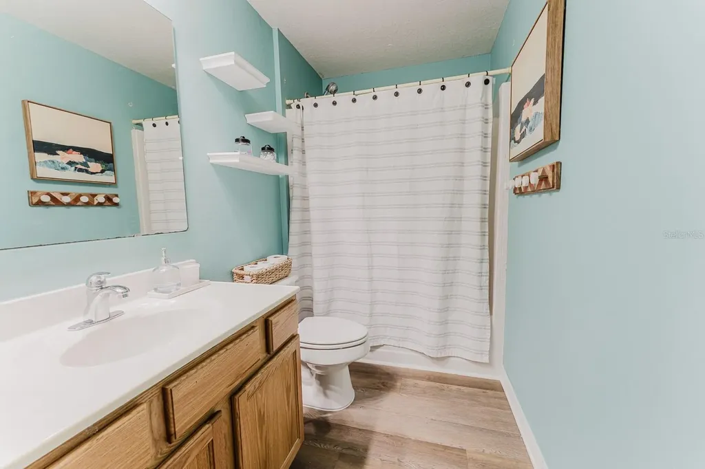 2043 Corner Tree Court Orlando FL 32820