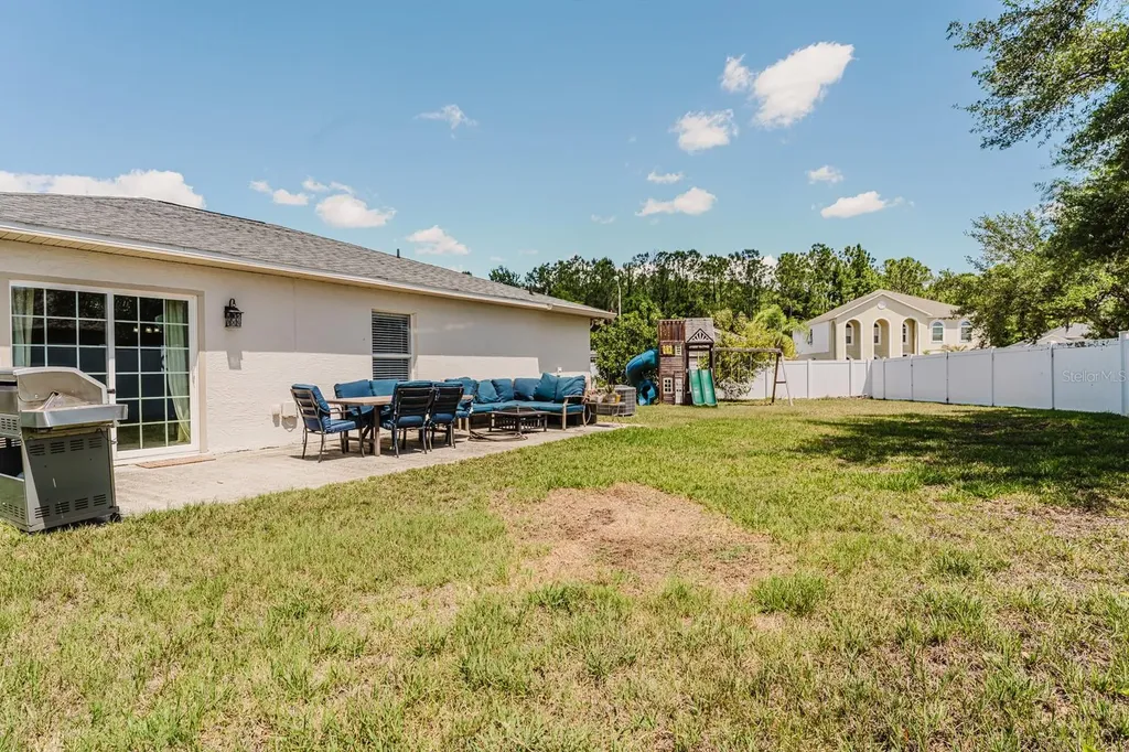 2043 Corner Tree Court Orlando FL 32820