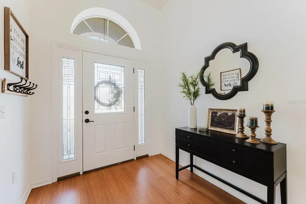 2043 Corner Tree Court Orlando FL 32820